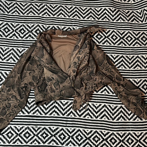 LEOPARD PRINT PUFFER JACKET - Picture 3 of 4